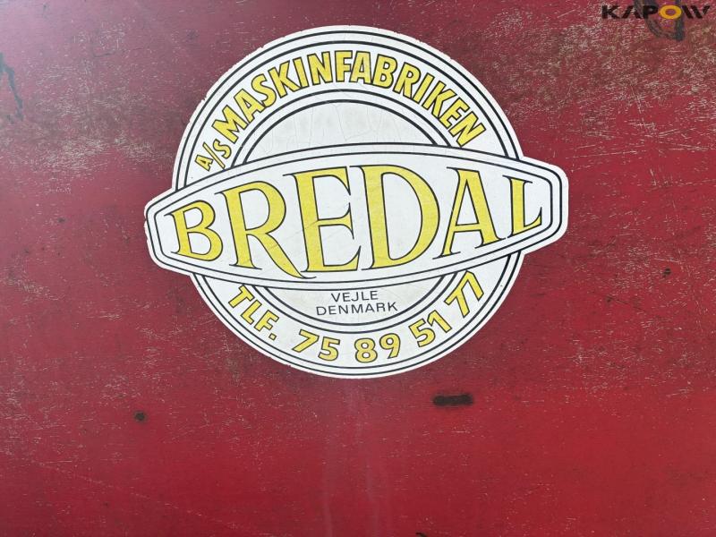 Bredal B4S fertilizer spreader 37