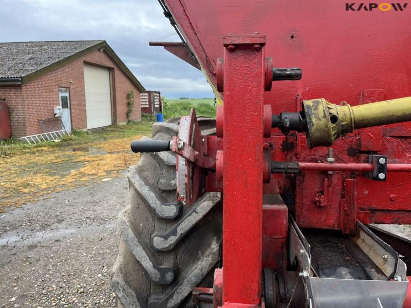 Bredal B6 fertilizer spreader 24
