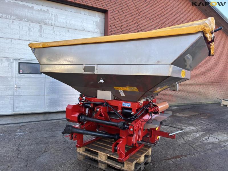 Bredal F2 fertilizer spreader 2