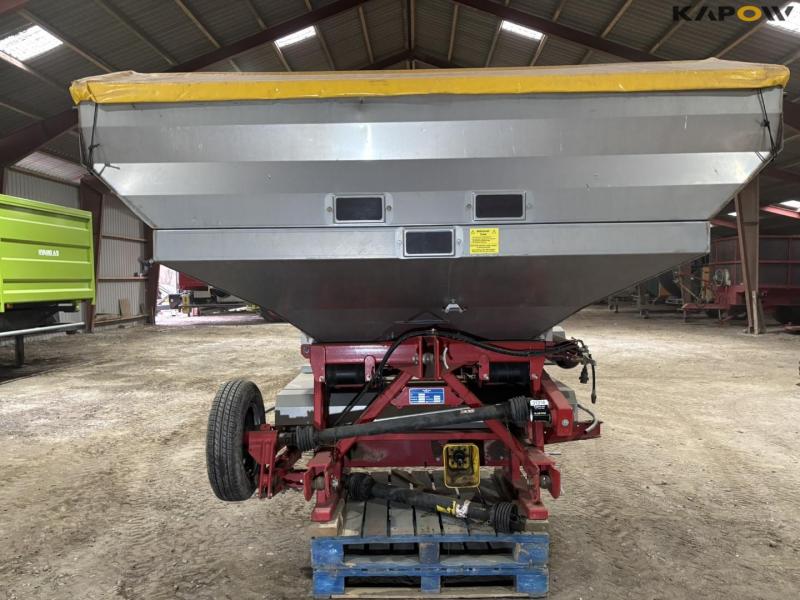 Bredal F2RF mounted fertilizer spreader 2