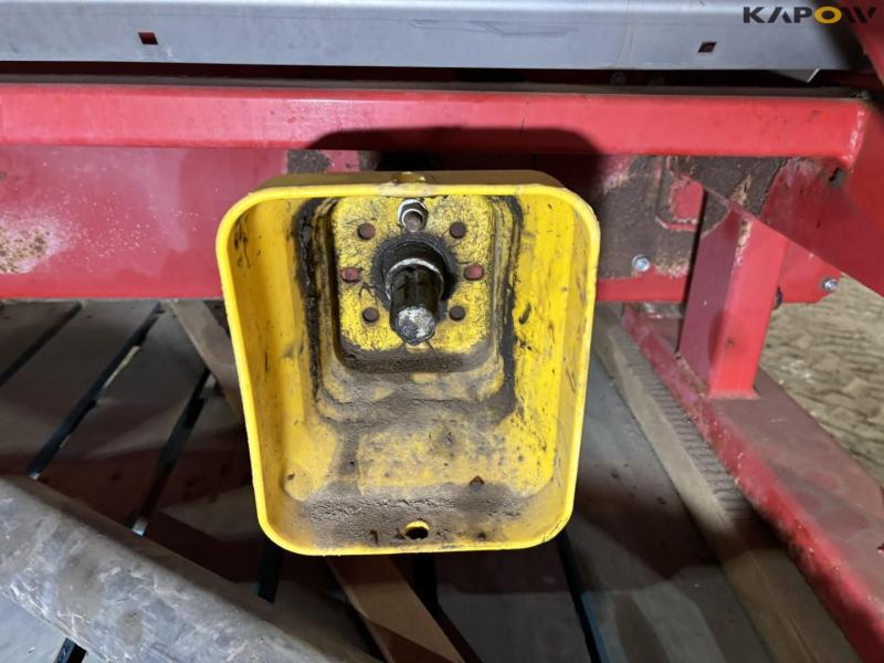 Bredal F2RF mounted fertilizer spreader 10