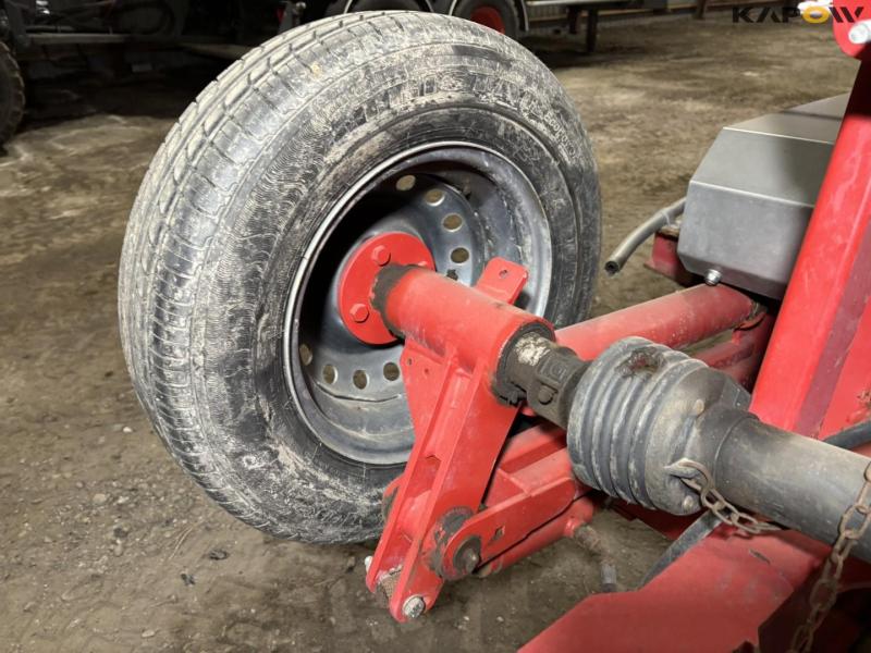 Bredal F2RF mounted fertilizer spreader 15