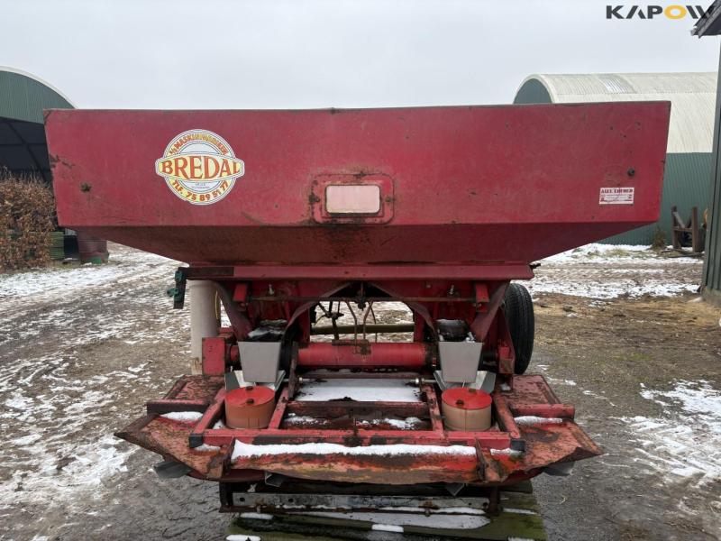 Bredal fertilizer spreader 5