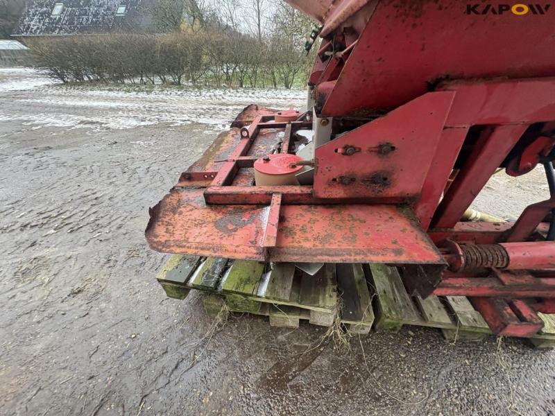 Bredal fertilizer spreader 23