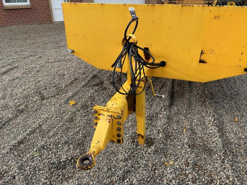 BS wagon block wagon 9