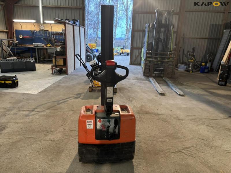 BT HWE 100 stacker 6