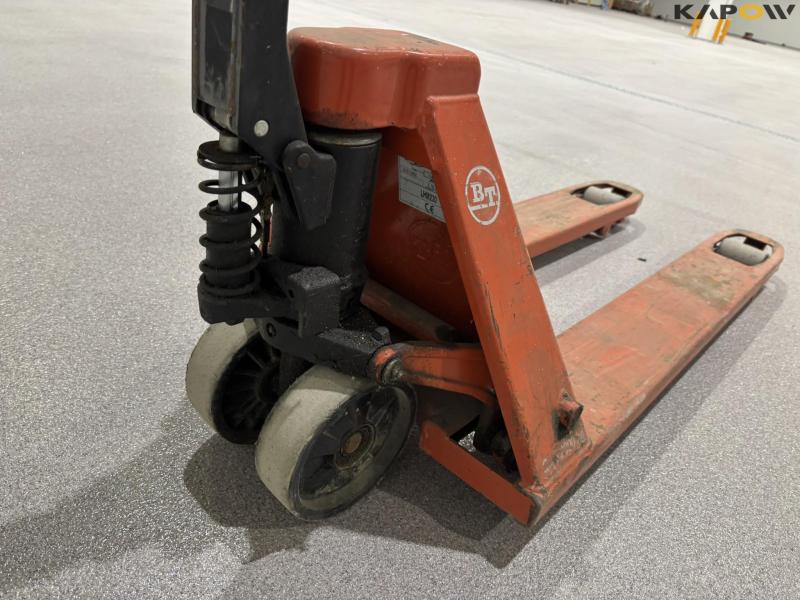 BT LHM230 pallet truck 13