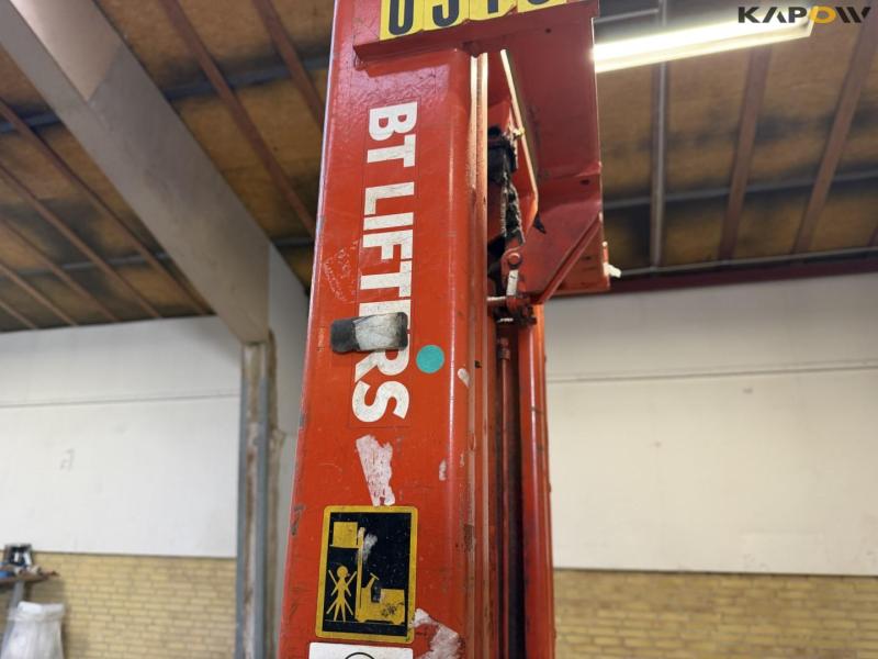 BT LSV 1000 E/10 electric stacker 22