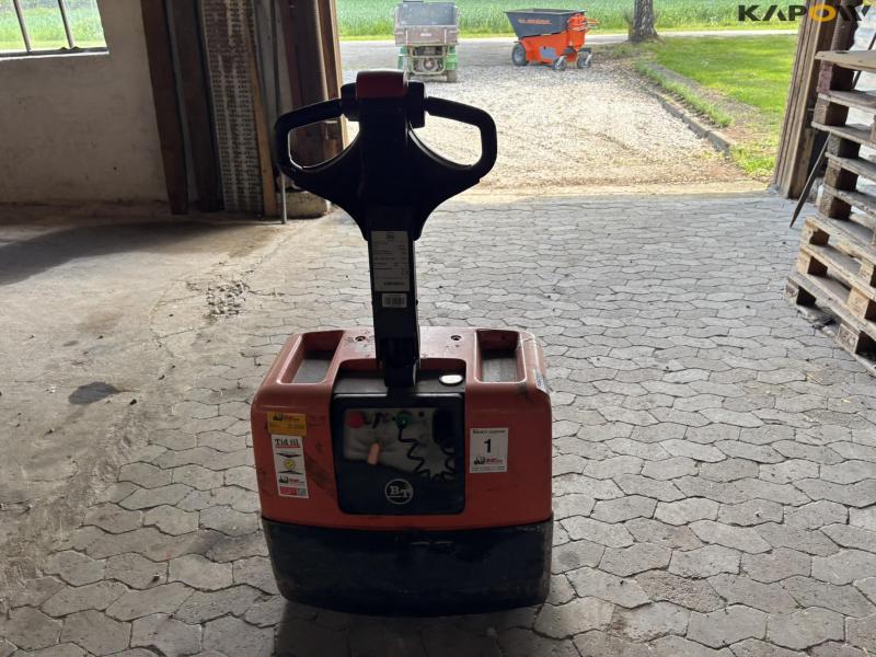 BT LWE 130 electric pallet truck 5