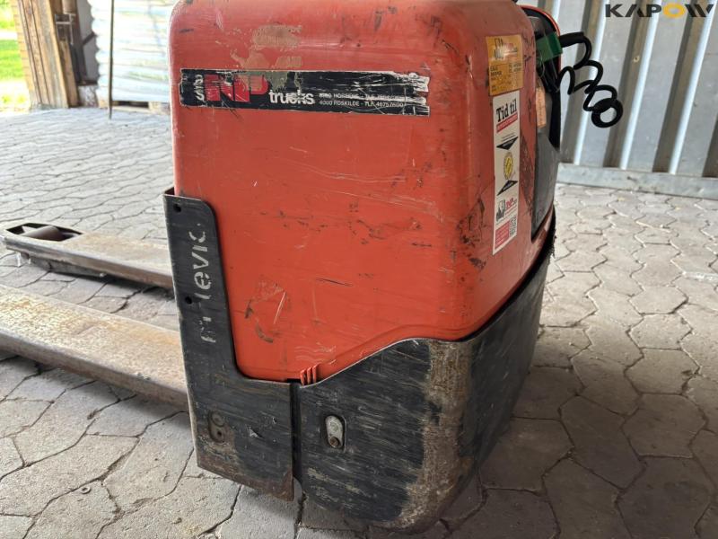 BT LWE 130 electric pallet truck 16