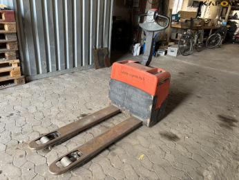 BT LWE 130 electric pallet truck