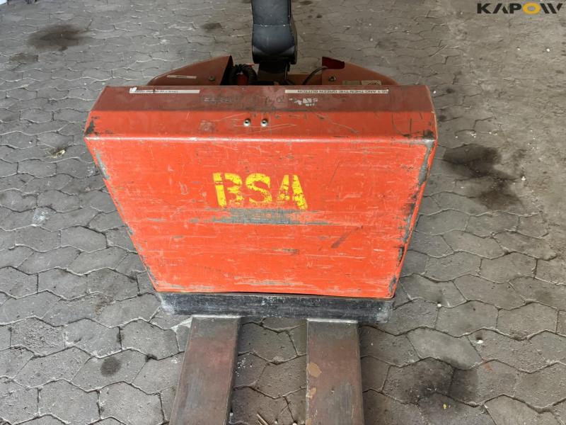 BT LWE 180 electric pallet truck 17
