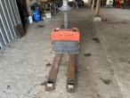 BT LWE 180 electric pallet truck 4