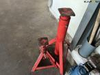Brace, hammers, crowbars and jacks 6