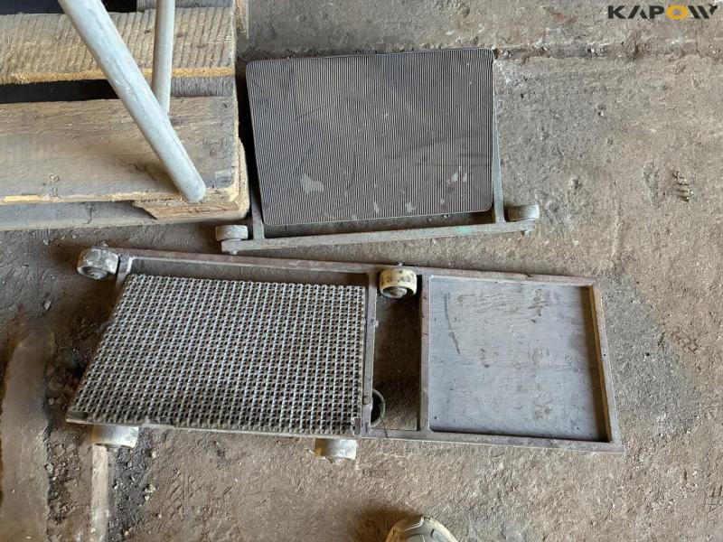 Trestle/sack cart/small roller boards 4