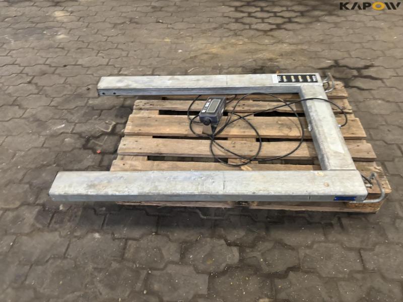 Carl Liden 400 pallet scale 8