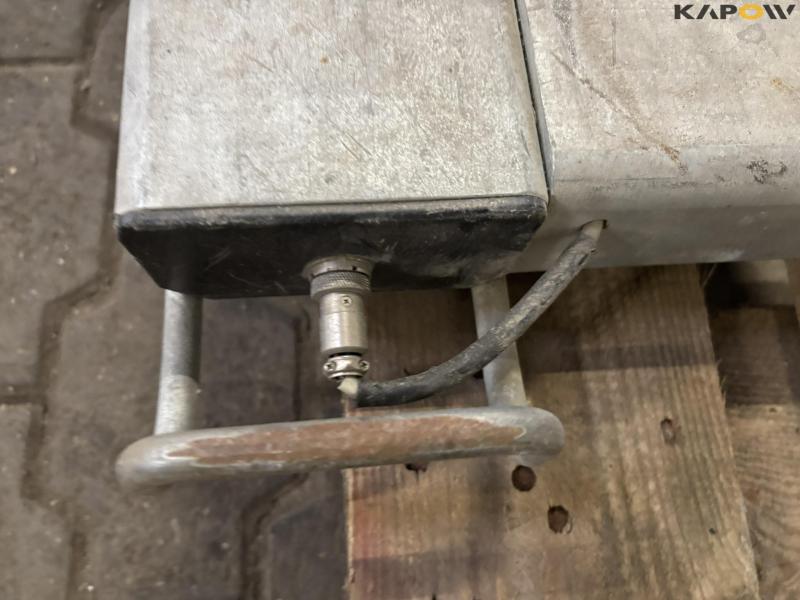 Carl Liden 400 pallet scale 16