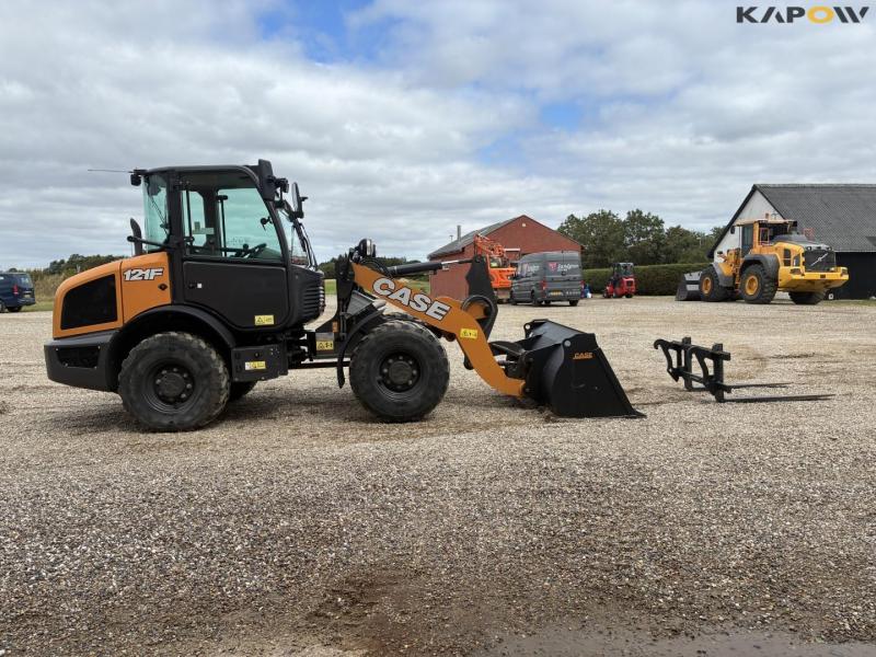 Case 121F wheel loader 4