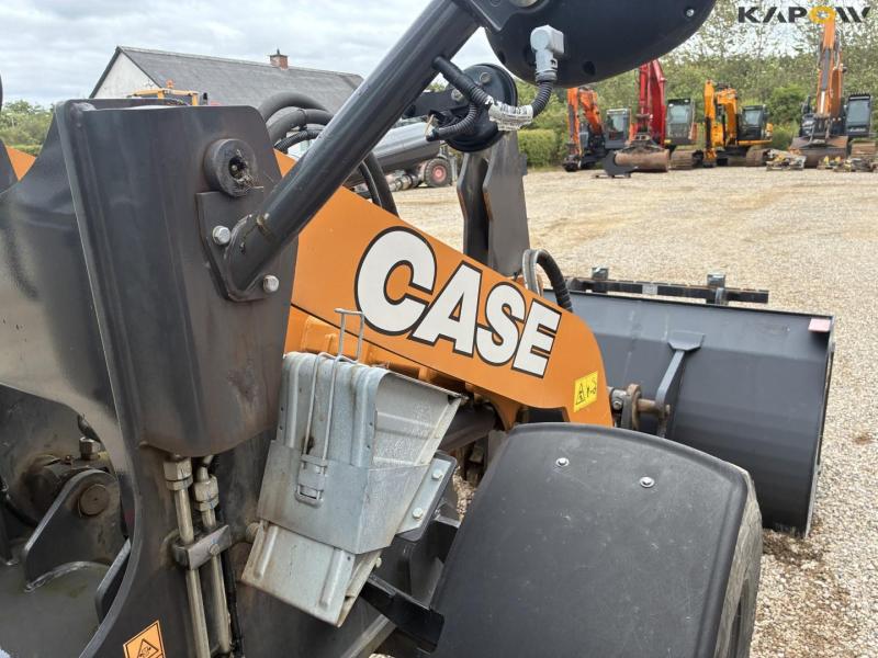 Case 121F wheel loader 28