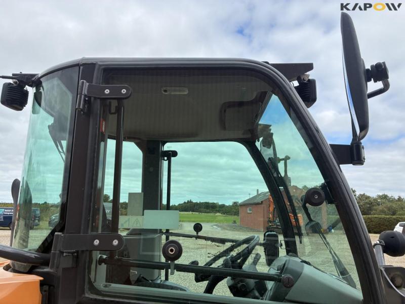Case 121F wheel loader 34