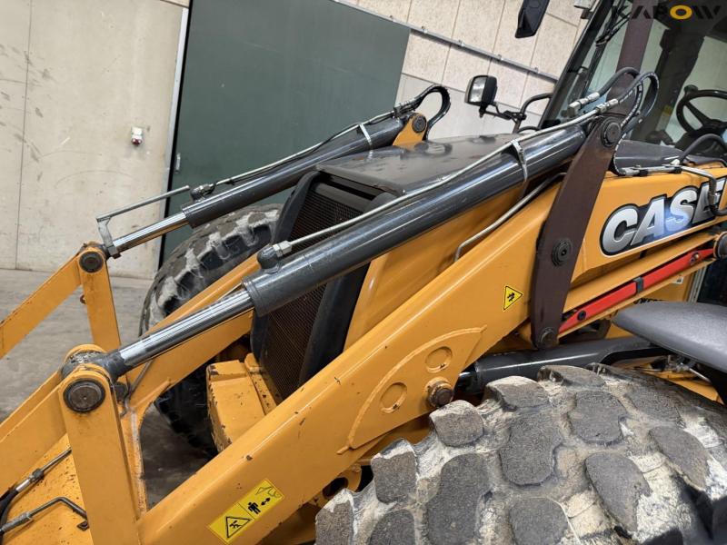 Case 695ST backhoe loader 19