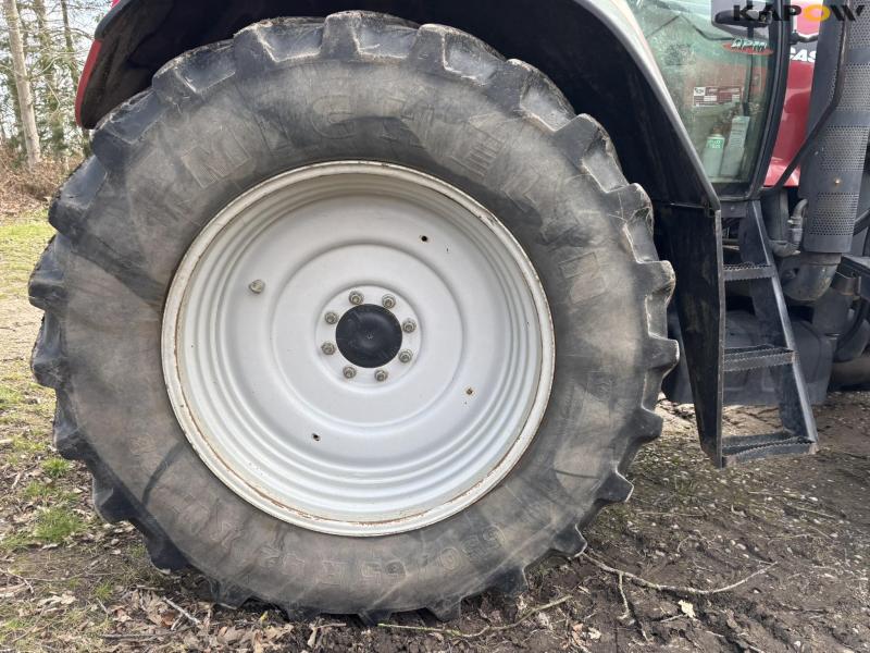 Case CVX 1155 4 WD tractor with front loader 36