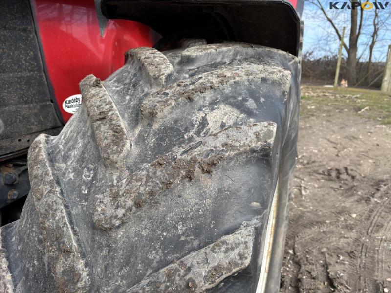 Case CVX 1155 4 WD tractor with front loader 61