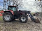 Case CVX 1155 4 WD tractor with front loader 4