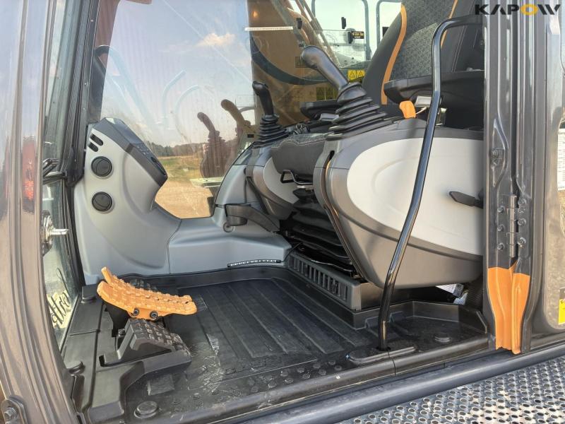 Case CX350D excavator 98