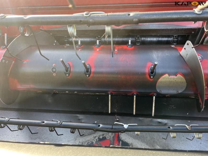 Case IH 9120 combine harvester with 35-foot vario header 20