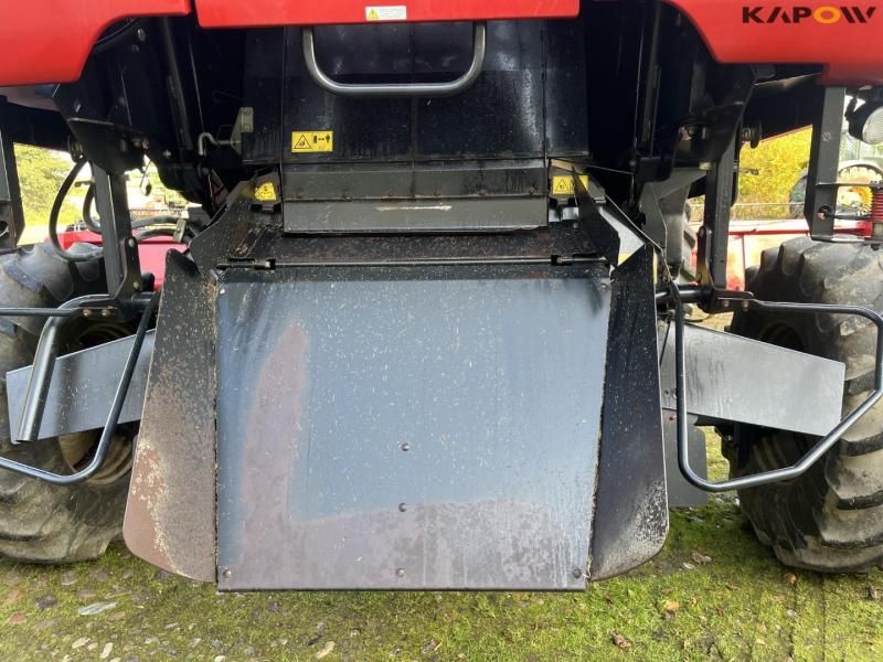 Case IH 9120 combine harvester with 35-foot vario header 36