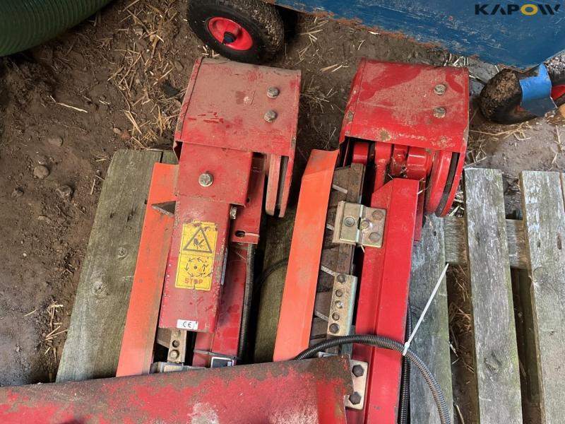 Case IH 9120 combine harvester with 35-foot vario header 94