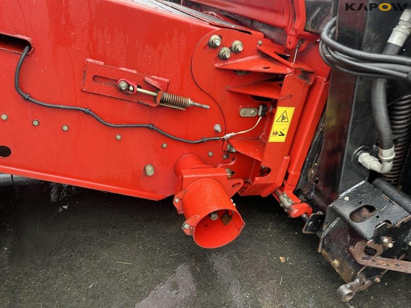 Case IH AFX8010 combine with 35-foot D60-S Macdon header 26