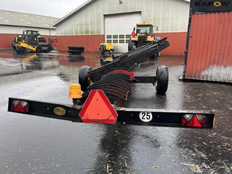 Case IH AFX8010 combine with 35-foot D60-S Macdon header 60