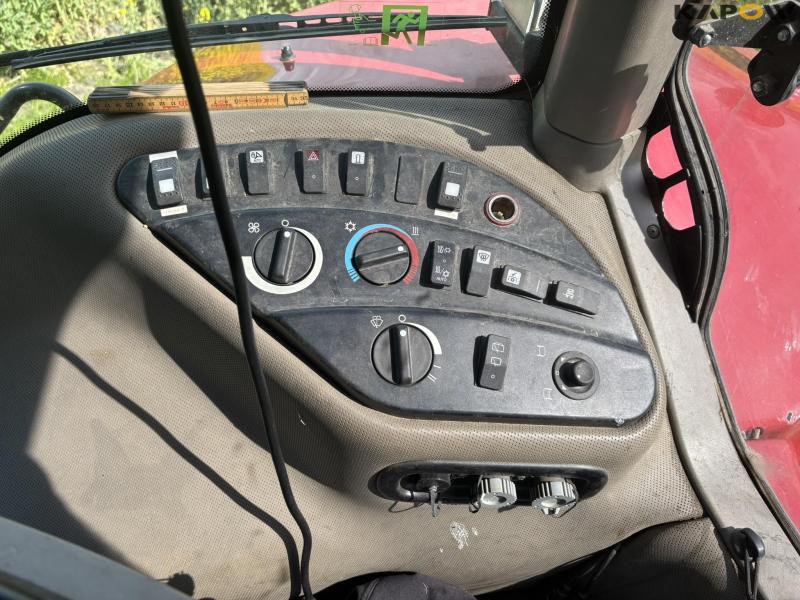 Case Magnum 340 CVX tractor 57