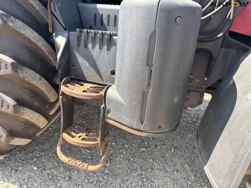 Case Puma 185 CVX tractor with front loader 27