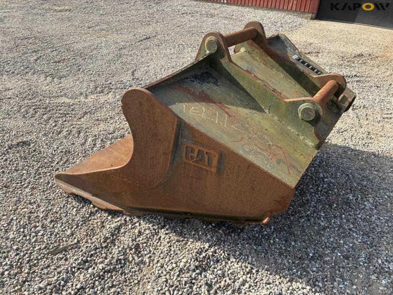 CAT grading bucket with S70 hitch 6