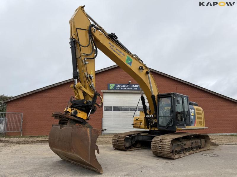 Caterpillar 330 FL excavator 1