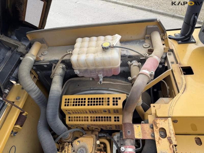Caterpillar 330 FL excavator 29