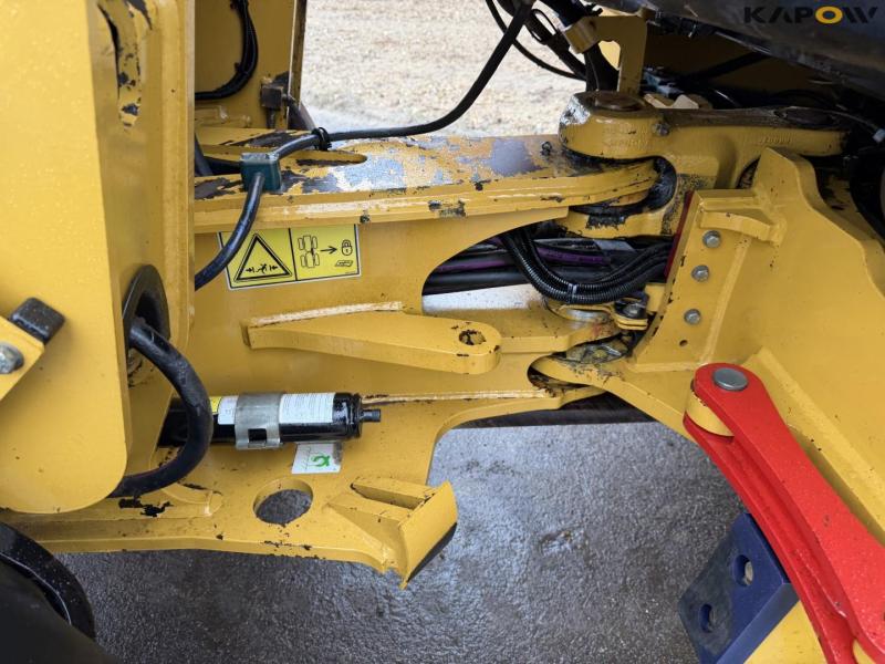 Caterpillar 907H Wheel Loader 24