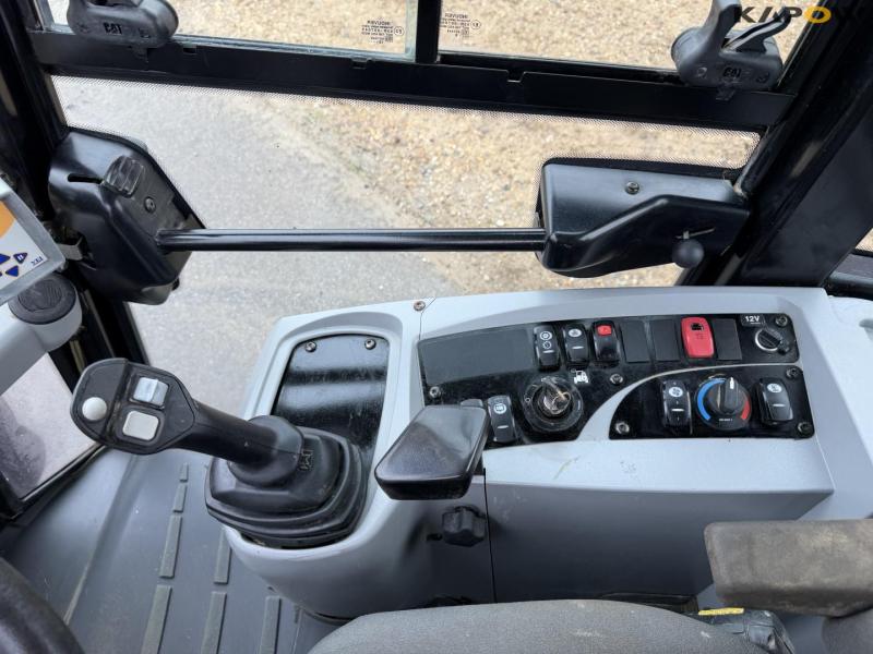 Caterpillar 907H Wheel Loader 41