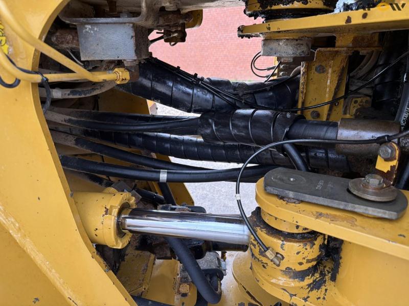 Caterpillar 938H Wheel Loader 27