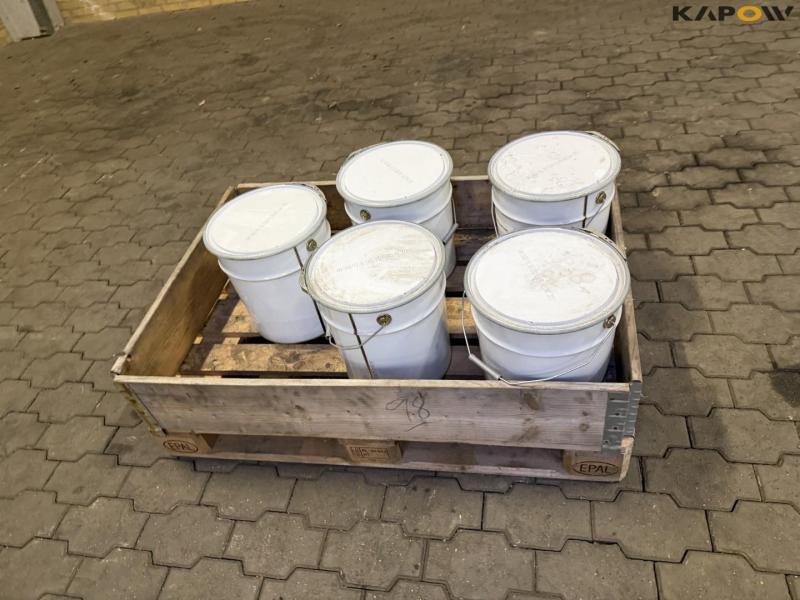 Caterpillar yellow paint 2