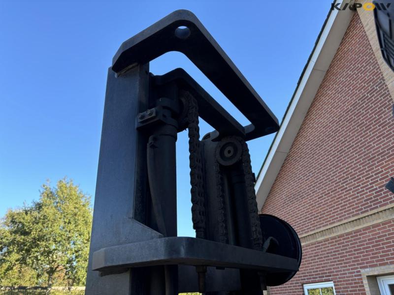 Caterpillar forklift 18