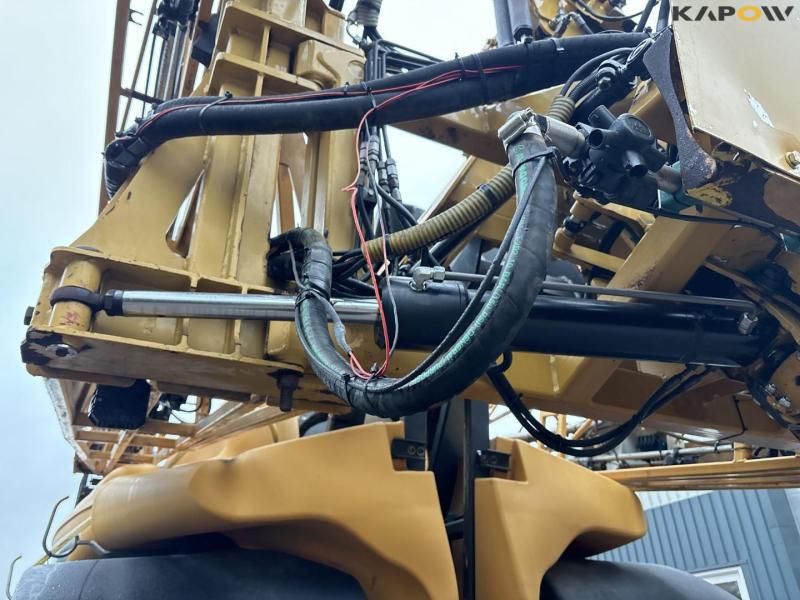 Challenger Rogator RG 655 self-propelled sprayer 23