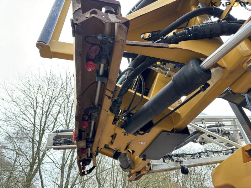 Challenger Rogator sprayer 23