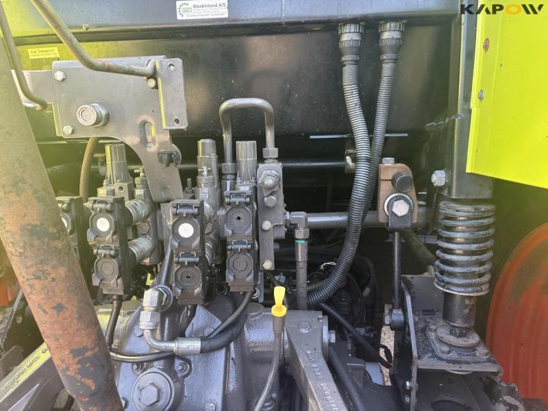 Claas 630 tractor with front loader 41