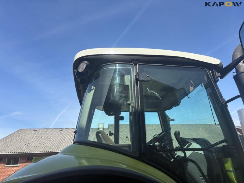 Claas 630 tractor with front loader 49