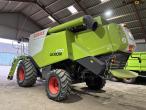 Claas 670 combine with V900 30ft header 7
