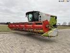 Claas 670 combine with V900 30ft header 100